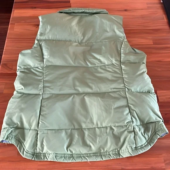 J. Crew puffer vest green with lavender lining button up zipper front pockets S - Picture 7 of 7